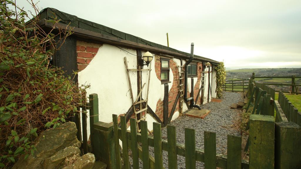 The Edge Accommodation Huddersfield Eksteriør bilde