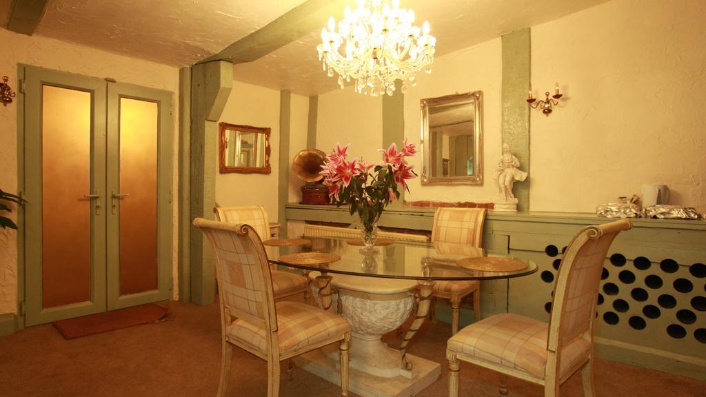The Edge Accommodation Huddersfield Eksteriør bilde