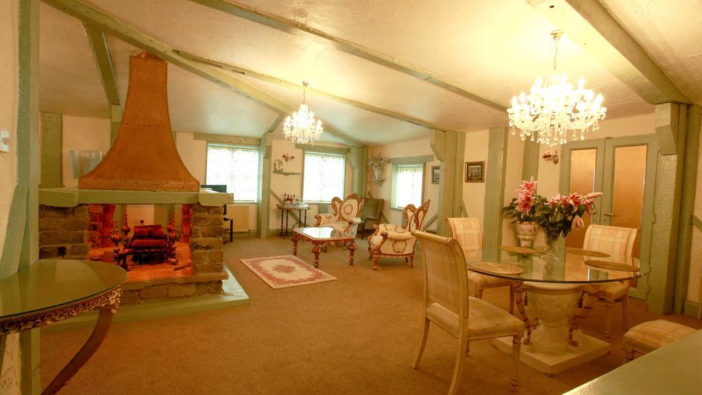 The Edge Accommodation Huddersfield Eksteriør bilde